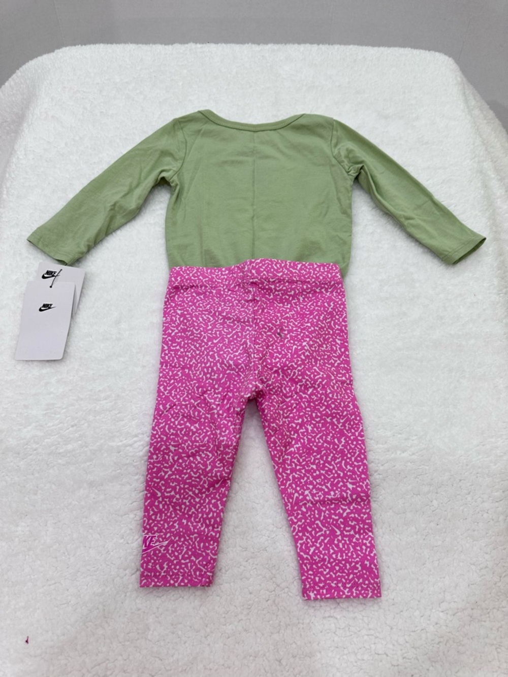 Girl’s Nike  Bodysuit and Legging Set - Picture 3 of 12